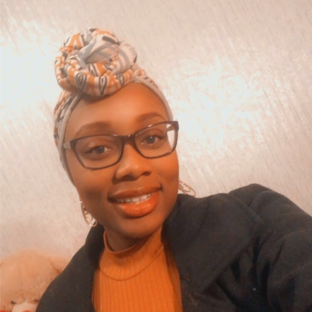Meet your Posher, Angela